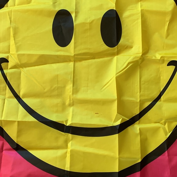 NWT Anley Fly Breeze 3x5 Foot Pink Happy Face Flag - Vivid Color and Fade proof - Picture 7 of 8